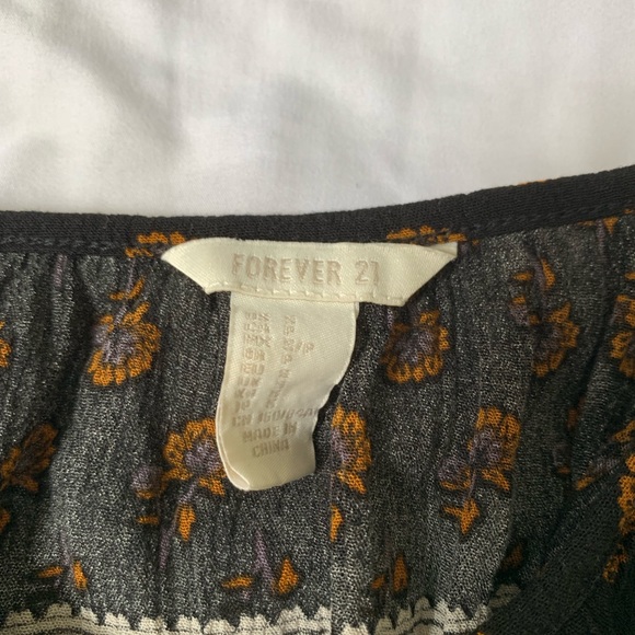 Forever 21 Off The Shoulder Printed Top - Picture 4 of 4